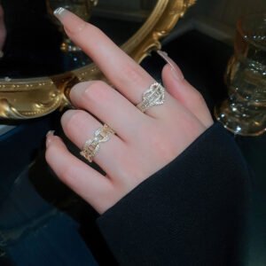 ✨【Trendy Love】Gold Plated Zircon Heart Chain Ring - Adjustable Statement Finger Jewelry